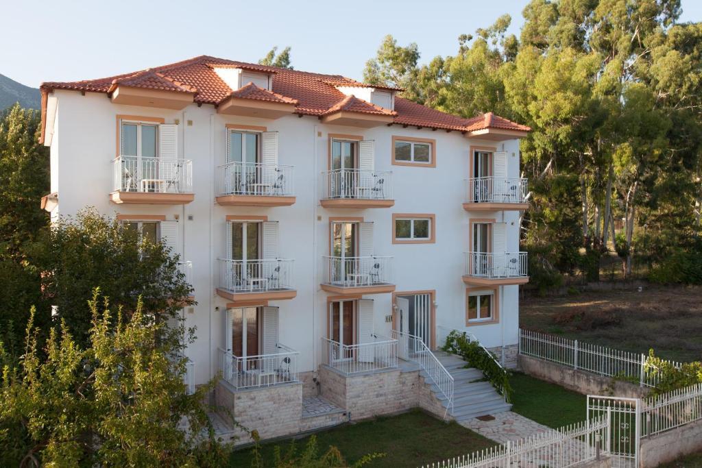 Elatos Apartments Клитория Екстериор снимка
